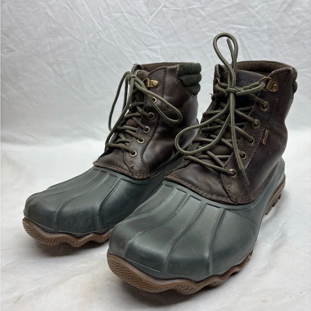 Sperry boots for men’s size 9.5 M